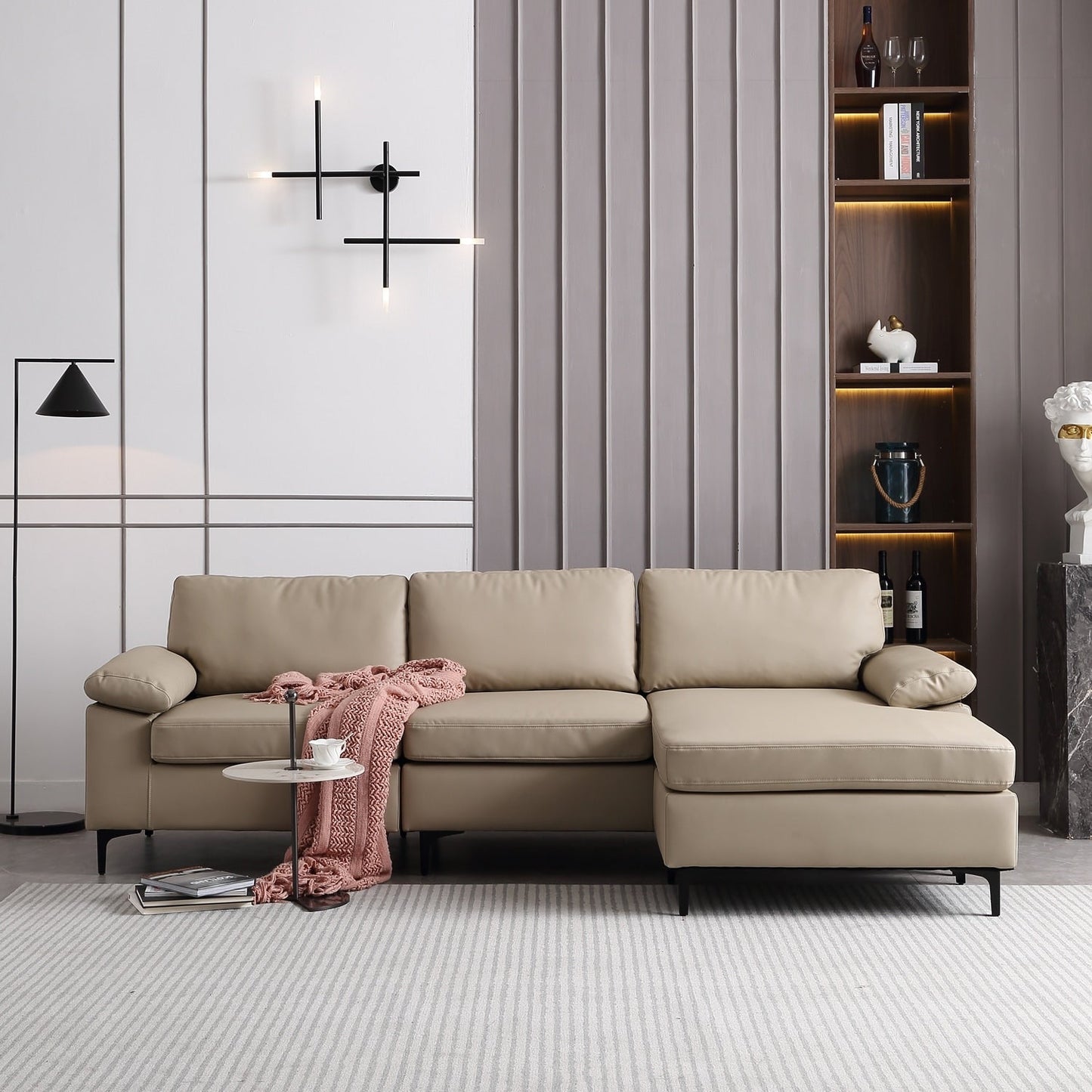 Divano chaise longue reversibile OVIOS con cuscini soffici e gambe in metallo