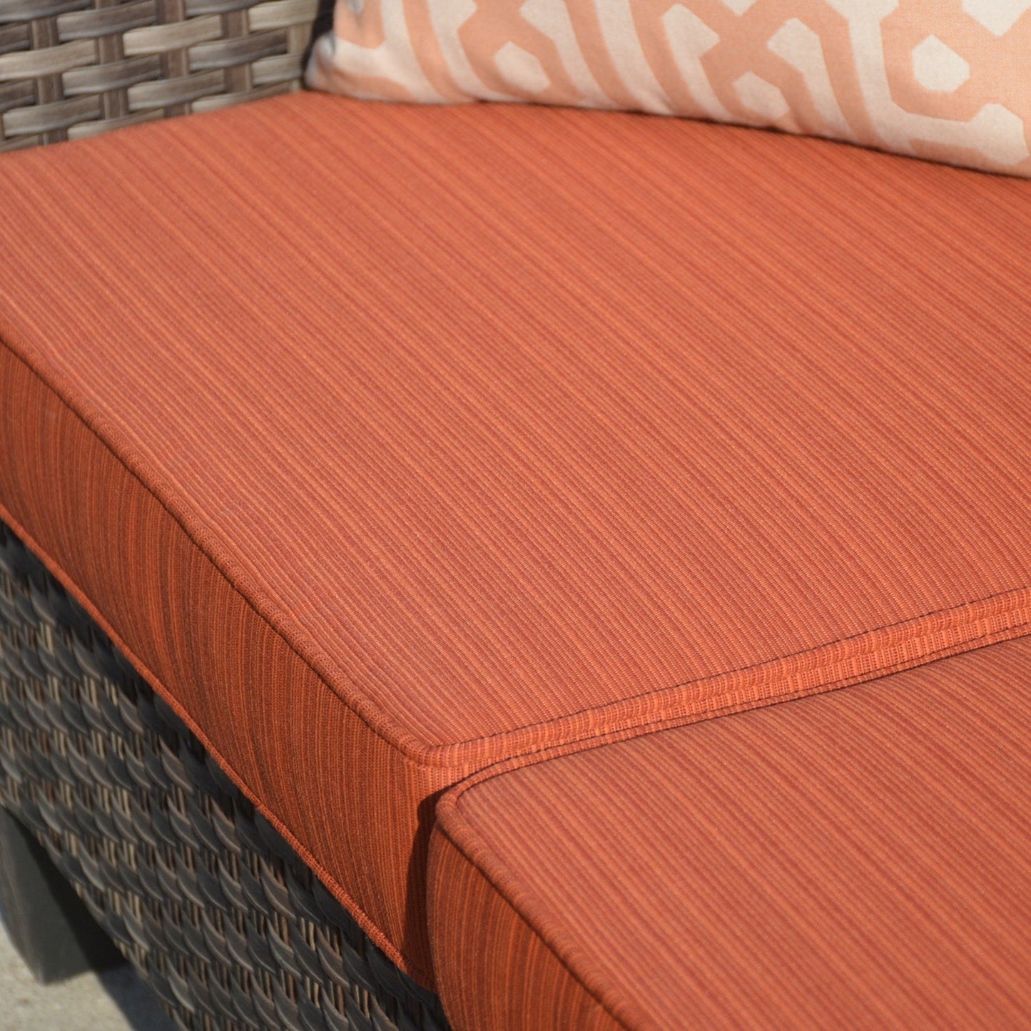 Set di divani da conversazione in vimini da giardino OVIOS da 6 pezzi con sedie a dondolo girevoli