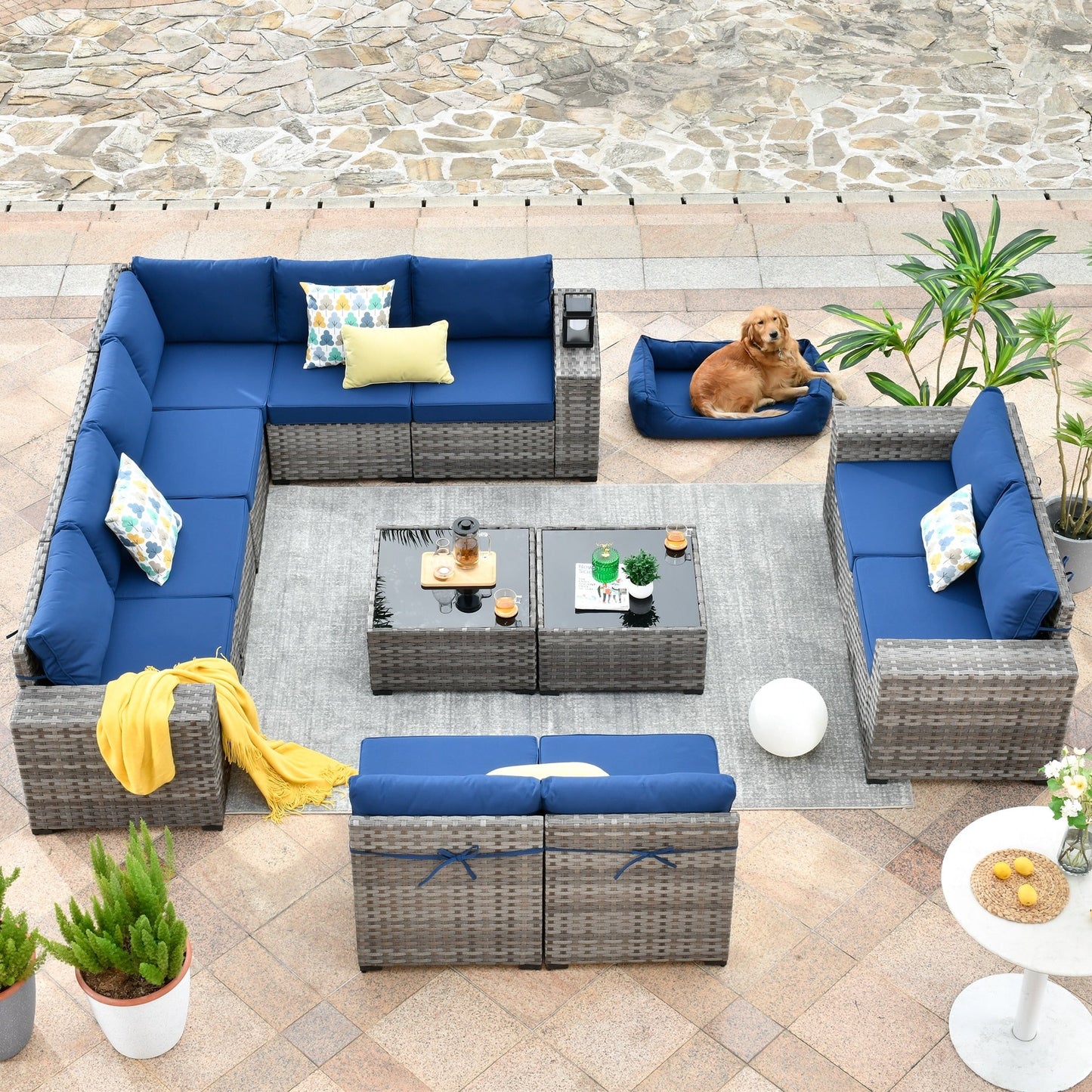 Set da 12 pezzi con tavolo e braccioli larghi per mobili da giardino in vimini OVIOS