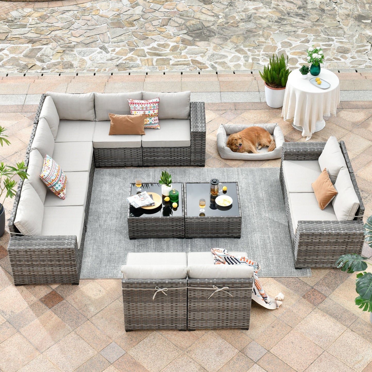 Set da 12 pezzi con tavolo e braccioli larghi per mobili da giardino in vimini OVIOS