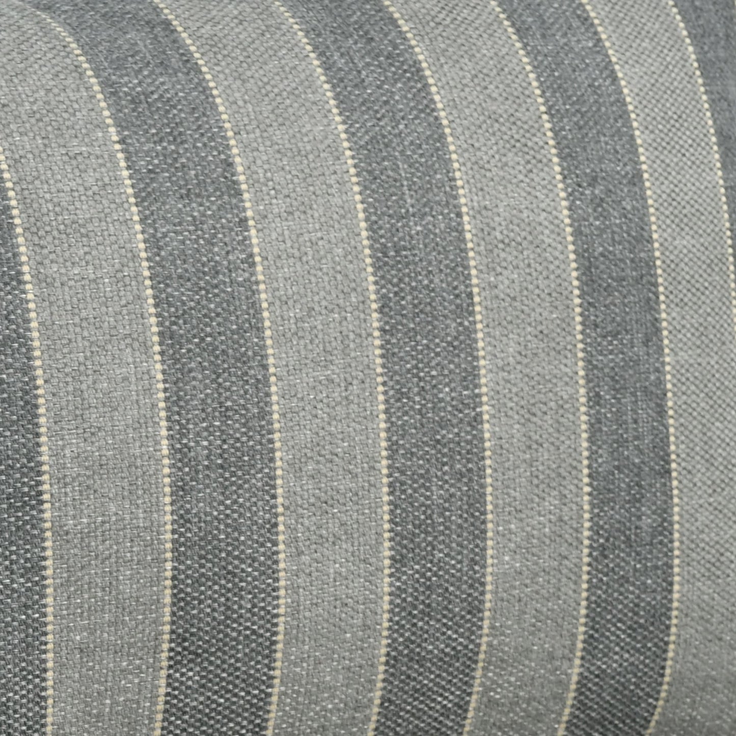 Set da 12 pezzi con tavolo e braccioli larghi per mobili da giardino in vimini OVIOS