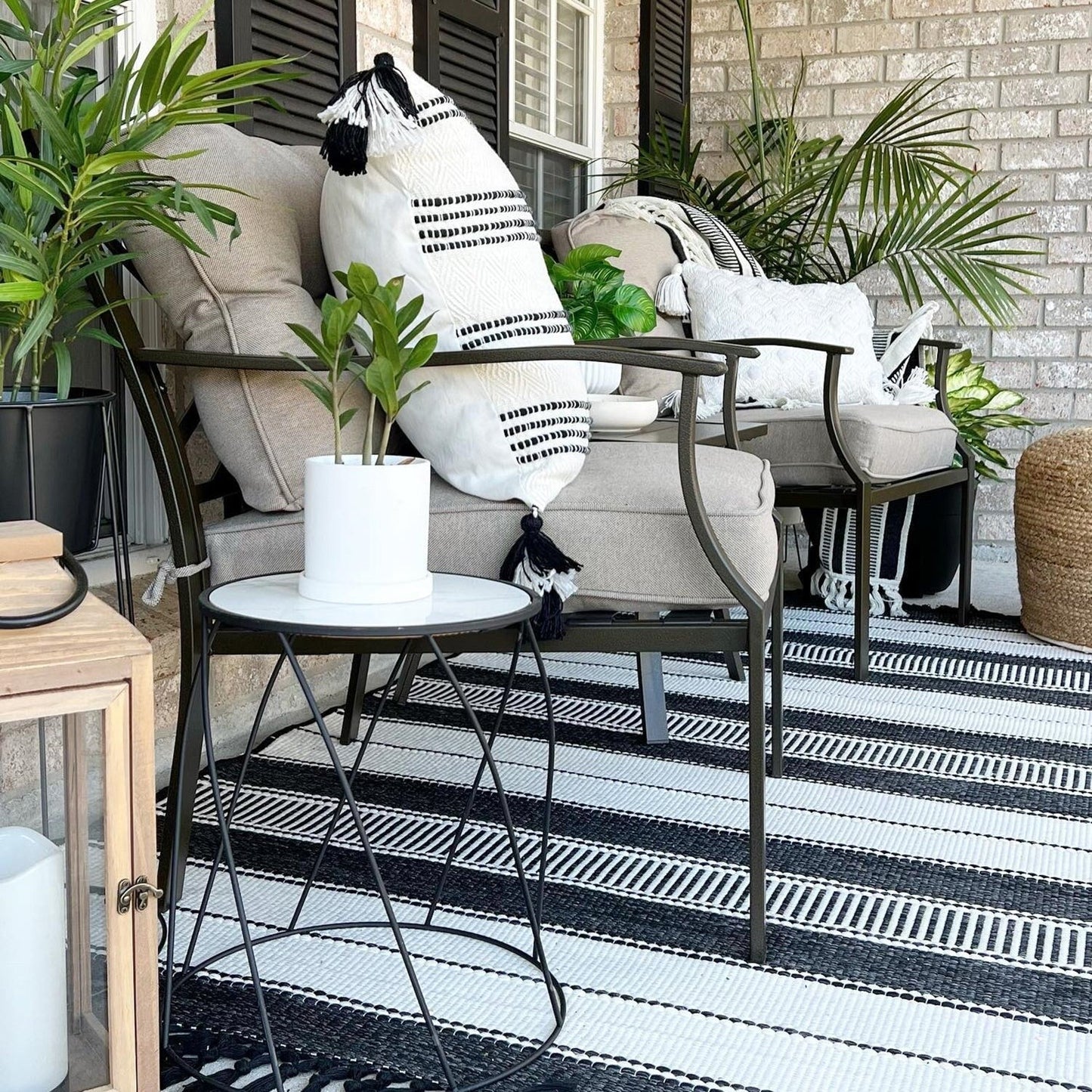 Set da conversazione imbottito da patio PHI VILLA da 3 pezzi con comodi cuscini per sedute profonde