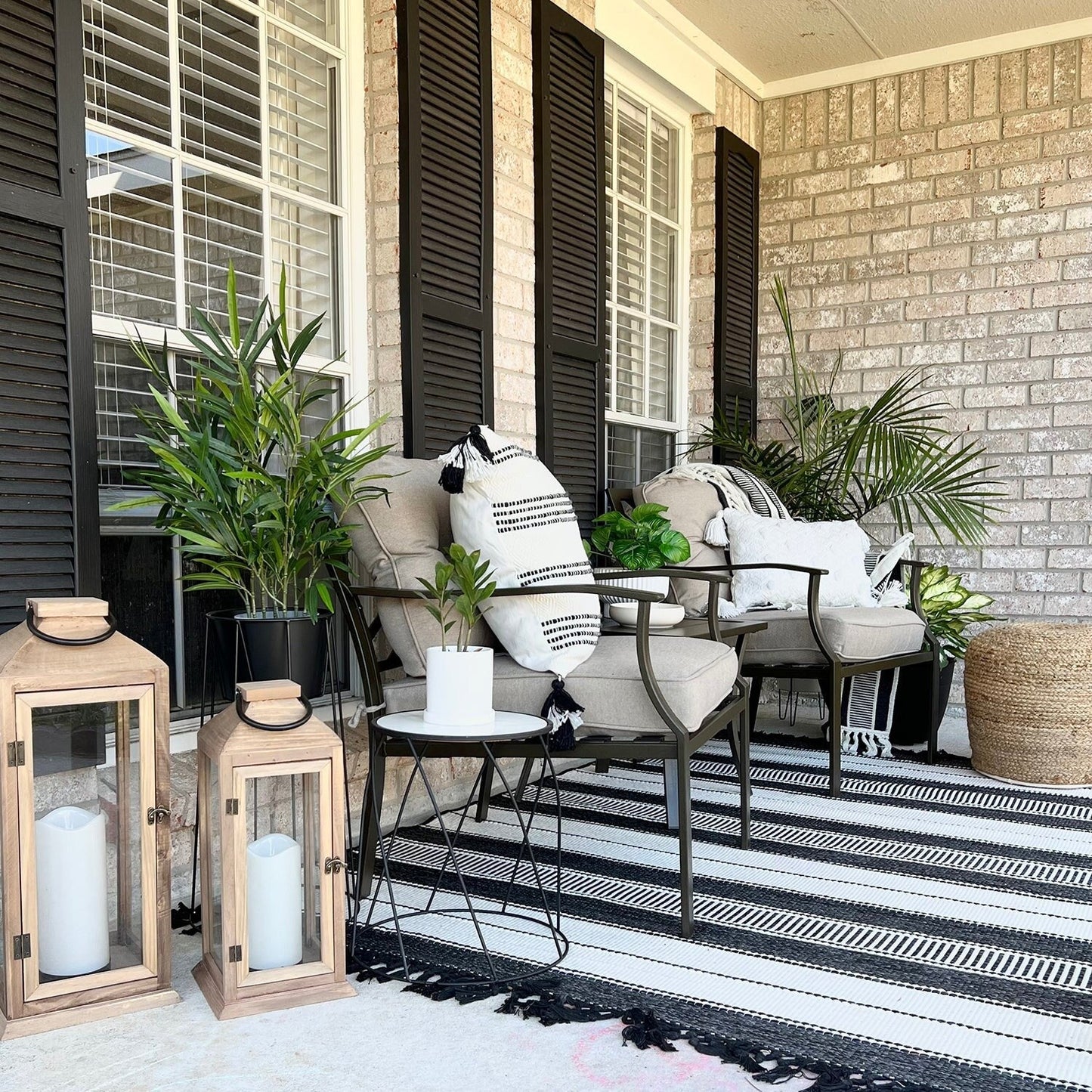 Set da conversazione imbottito da patio PHI VILLA da 3 pezzi con comodi cuscini per sedute profonde