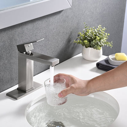 Rubinetto singolo per lavabo da bagno PROOX con gruppo di scarico