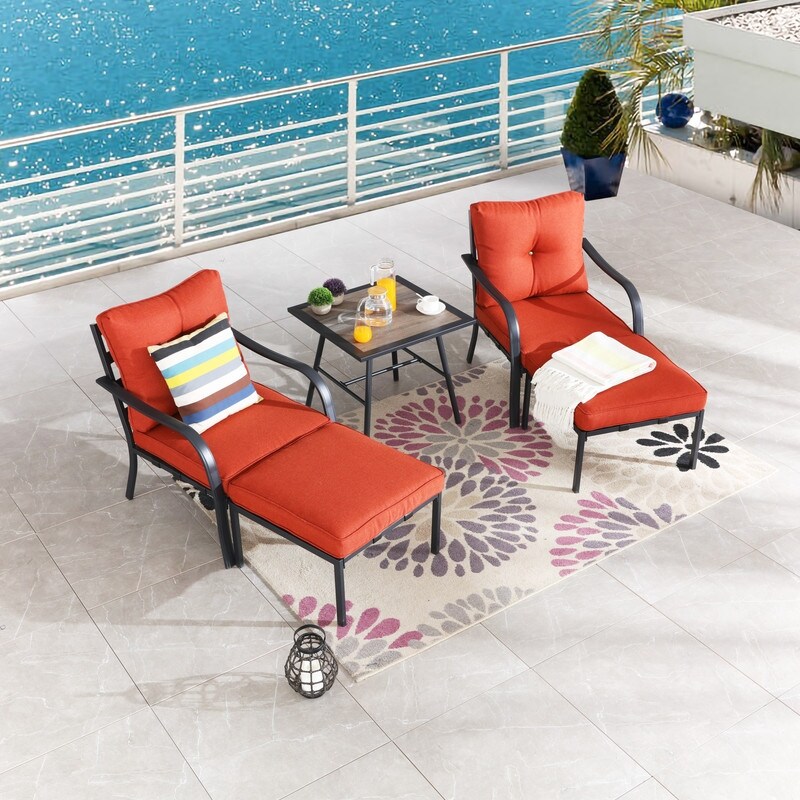 Set da conversazione Patio Festival Curve-Arm da 5 pezzi con cuscini rossi