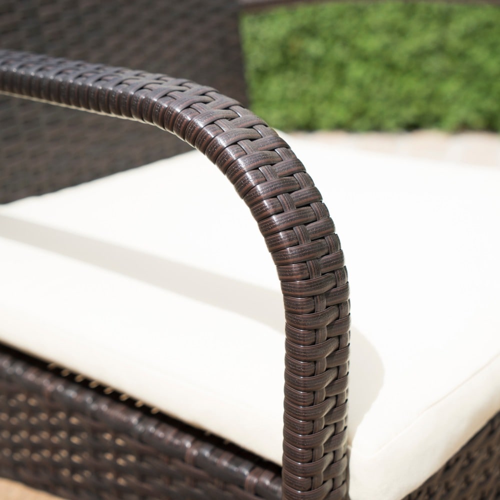 Set da pranzo in vimini da 5 pezzi Patterson Outdoor con cuscini di Christopher Knight Home