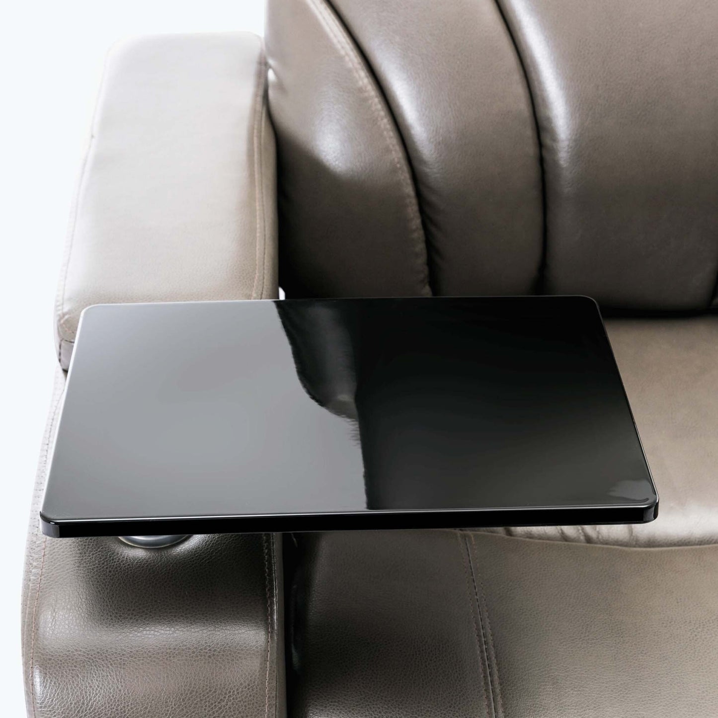 Poltrona reclinabile Power Motion con porta di ricarica USB e bracciolo nascosto, con pratico portabicchieri e stereo