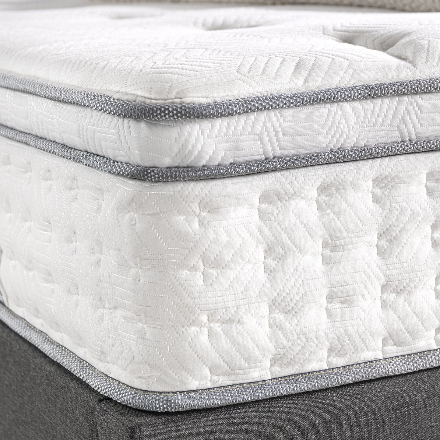 Materasso ibrido a molle insacchettate Priage by ZINUS da 12 euro