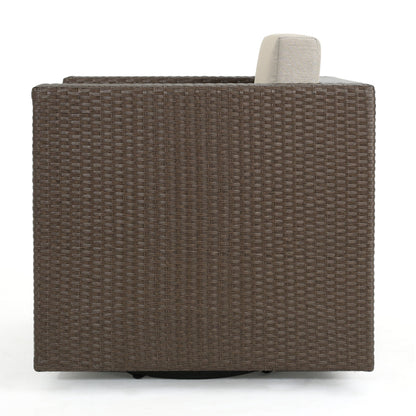 Poltrona girevole da esterno in vimini Puerta di Christopher Knight Home