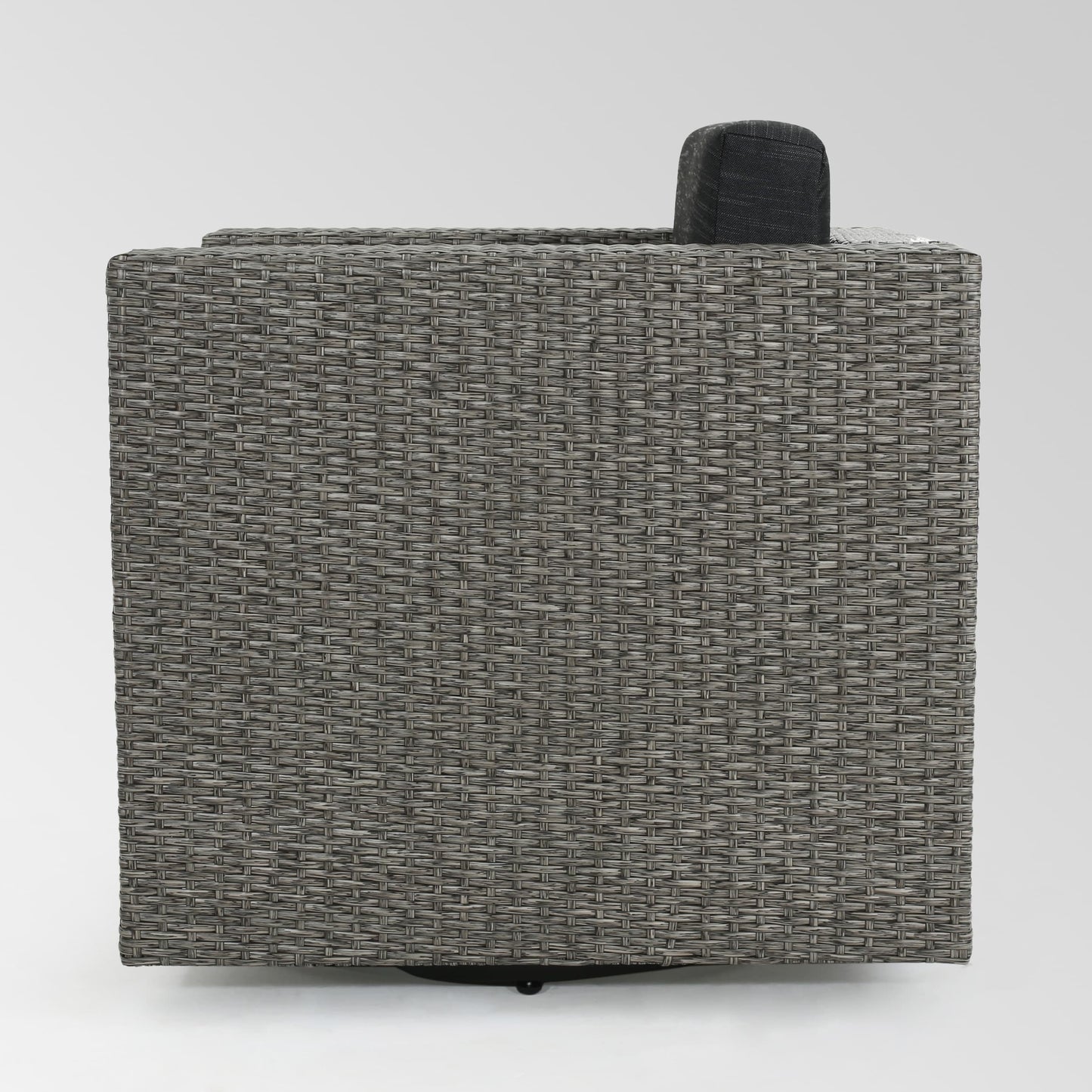 Poltrona girevole da esterno in vimini Puerta di Christopher Knight Home