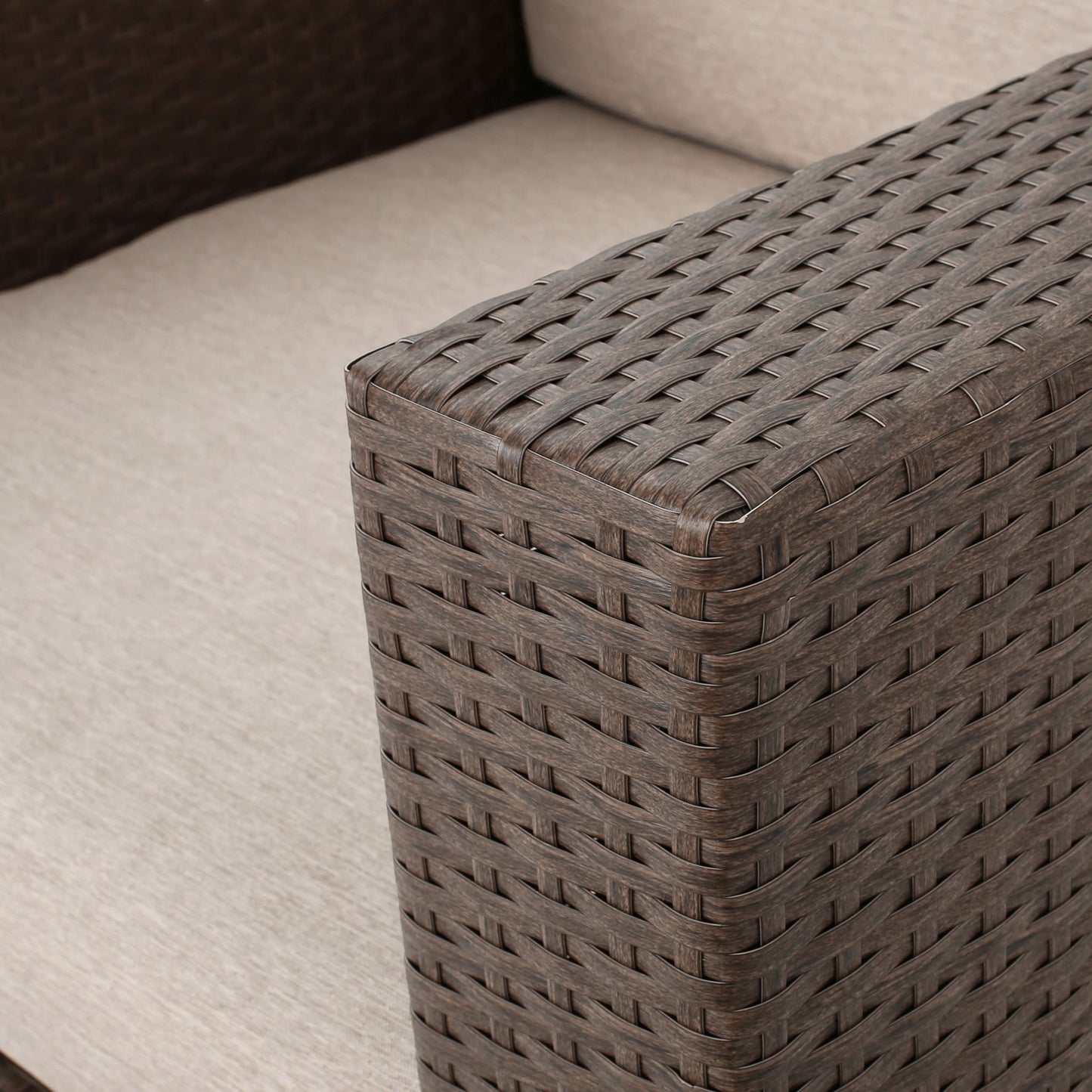 Poltrona girevole da esterno in vimini Puerta di Christopher Knight Home