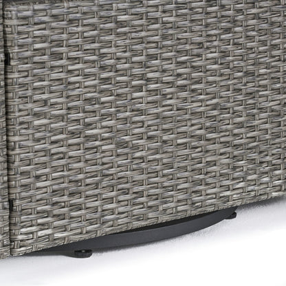 Poltrona girevole da esterno in vimini Puerta di Christopher Knight Home