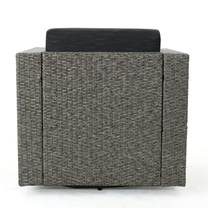 Poltrona girevole da esterno in vimini Puerta di Christopher Knight Home