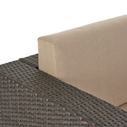 Poltrona girevole da esterno in vimini Puerta di Christopher Knight Home