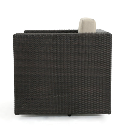 Poltrona girevole da esterno in vimini Puerta di Christopher Knight Home