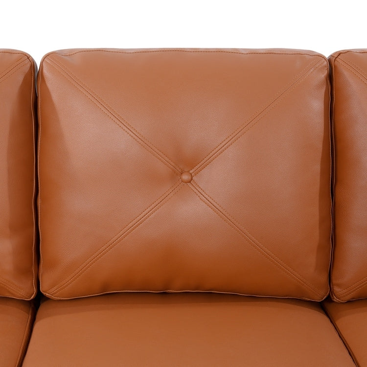 Elegante combinazione di divani: divano Chesterfield con braccioli arrotolati e braccioli svasati trapuntati con bottoni, divano in microfibra per piccoli spazi