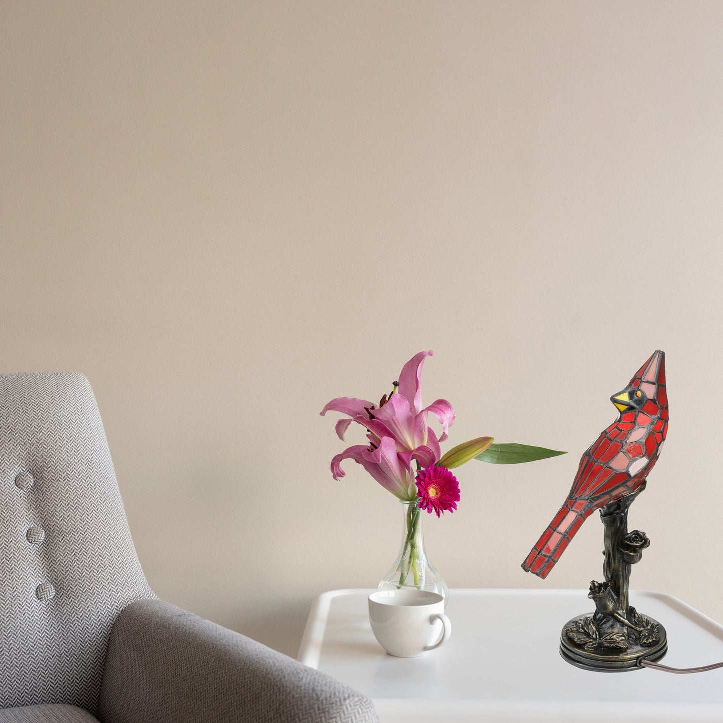 Lampada da tavolo Cardinal da 13 pollici in vetro colorato rosso River of Goods - 8L x 4,5W x 13,5H