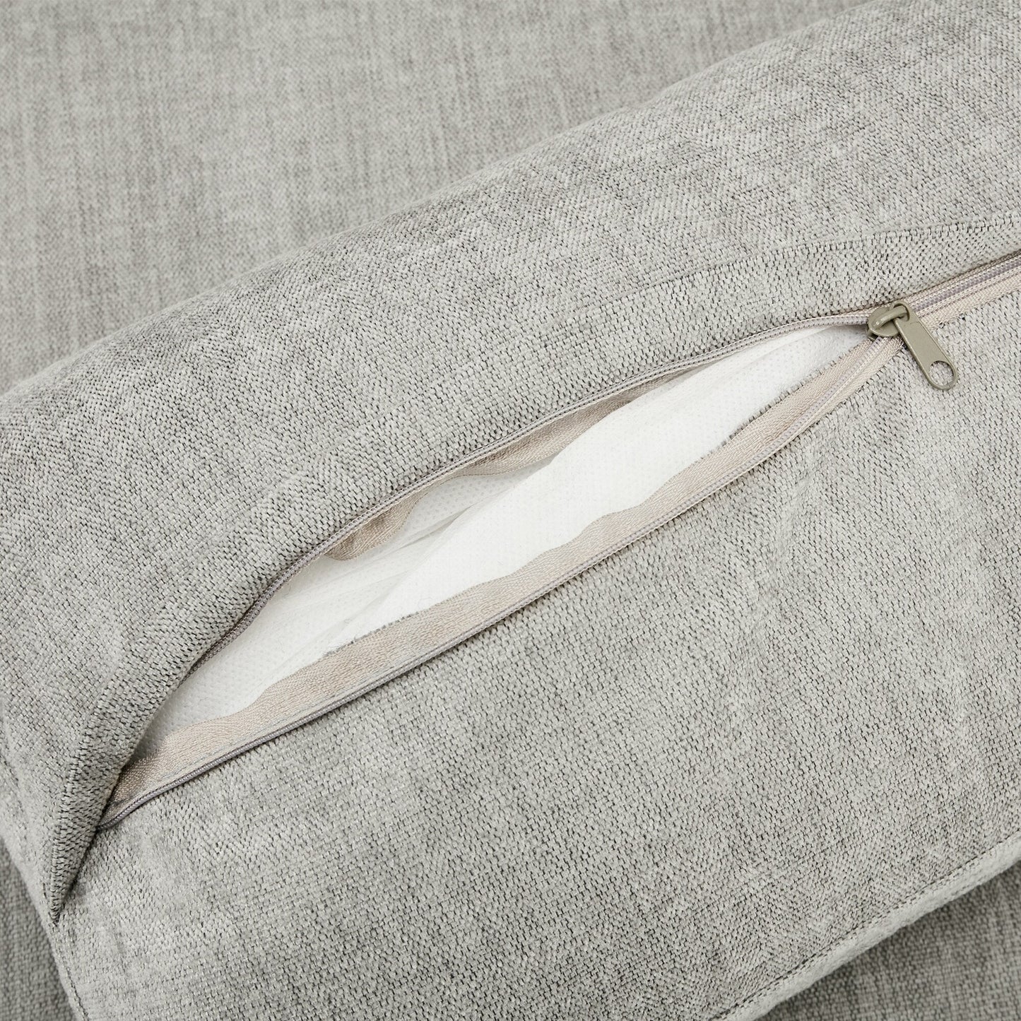 Divano a due posti imbottito di grandi dimensioni Roomfitters Cozy Cloud con doppio cuscino in peluche per soggiorno, grigio chiaro