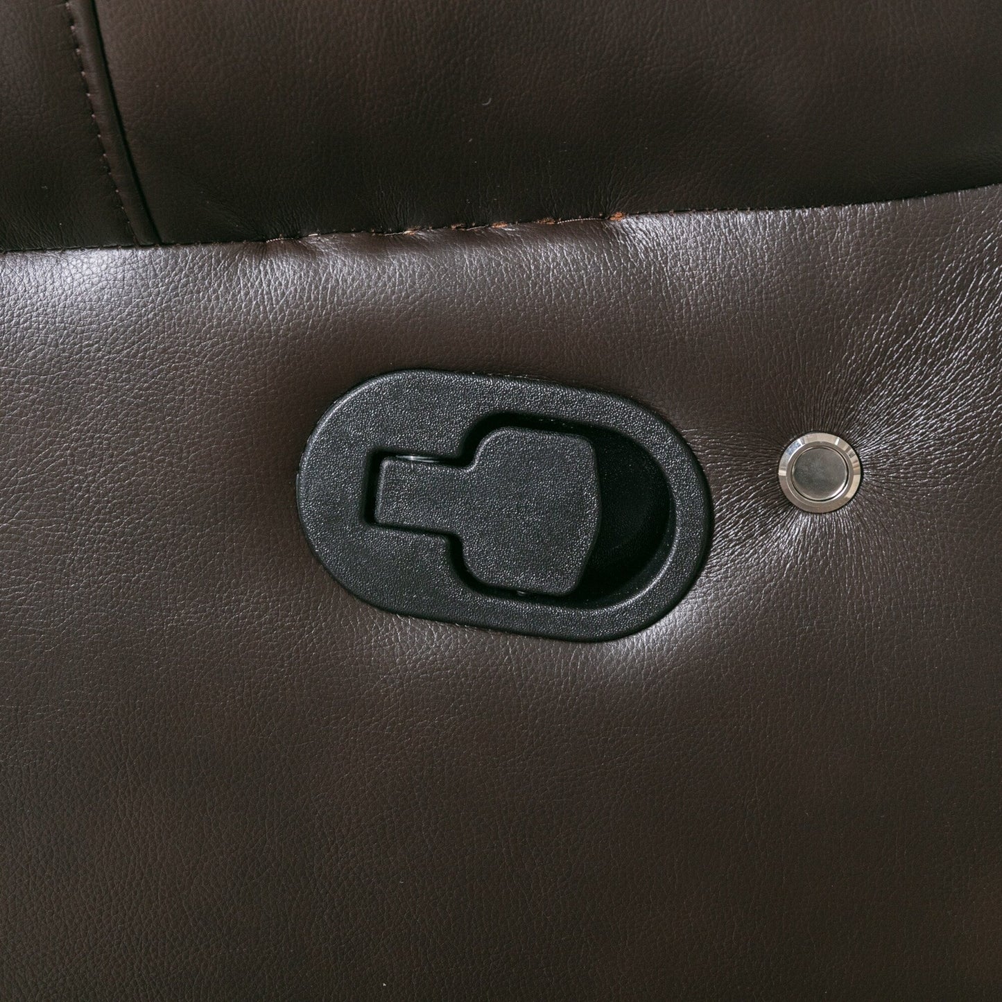 Divano reclinabile manuale Roomfitters con vano portaoggetti nascosto, doppio portabicchieri e design confortevole