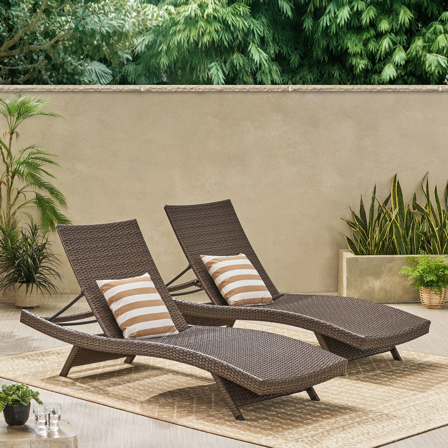 Set di chaise longue da esterno in vimini Roomfitters, sedie a sdraio reclinabili regolabili per patio, rattan resistente alle intemperie