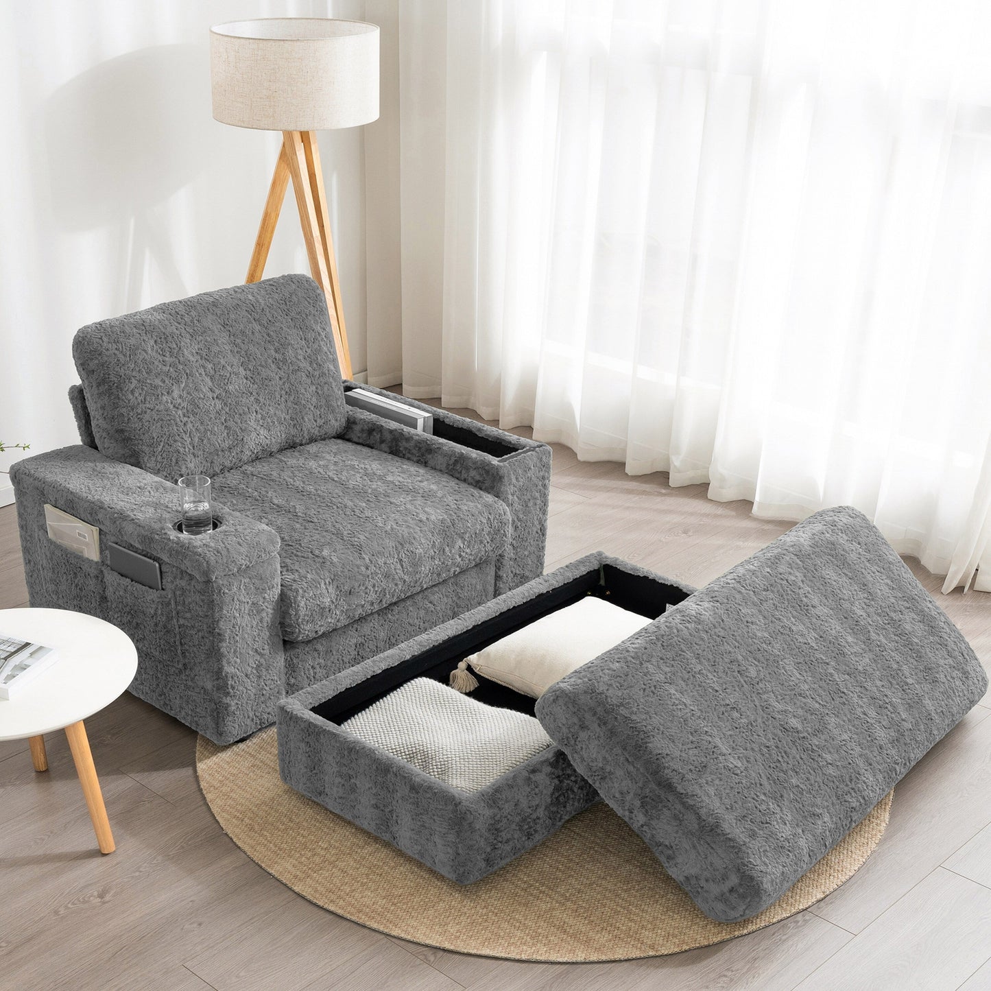 Divano letto chaise longue oversize Roomfitters con pouf, poltrona letto in pelliccia sintetica con portabicchieri