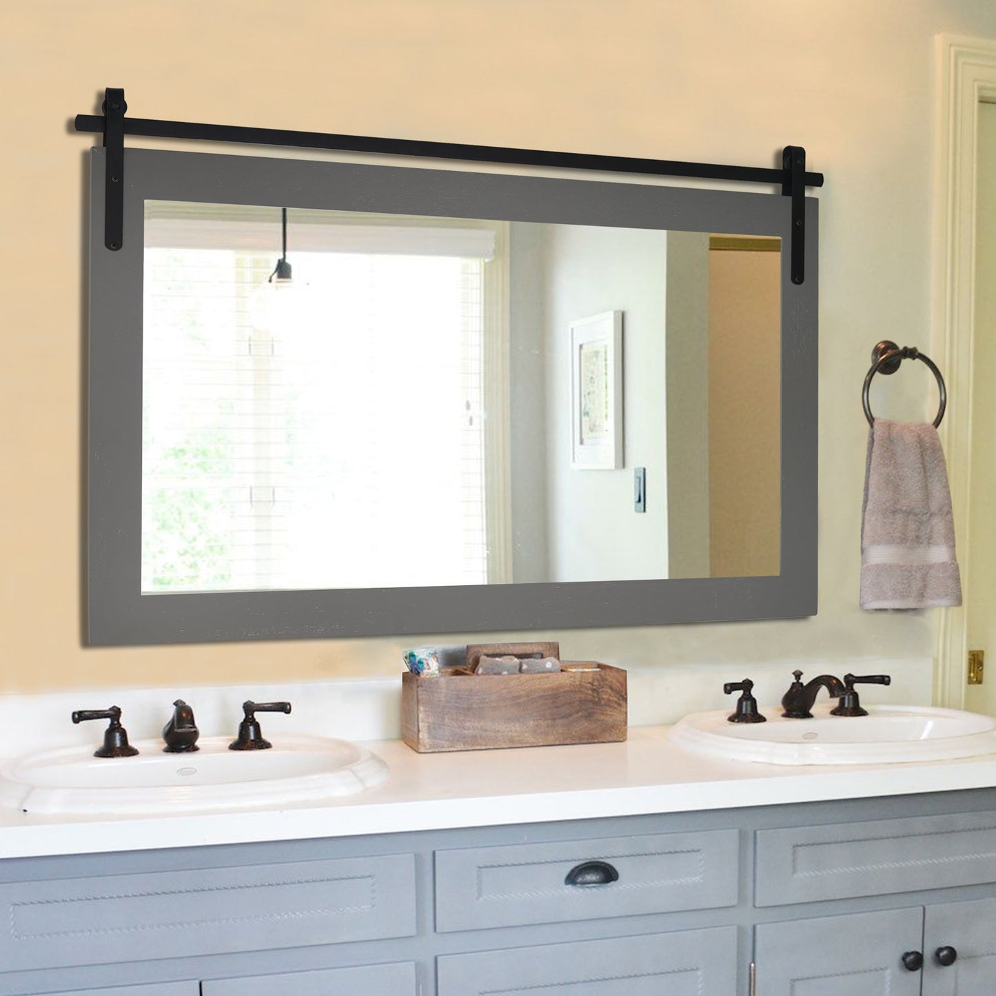 Specchio da toeletta rustico da fattoria, cornice in legno massello con specchio in stile fienile in metallo