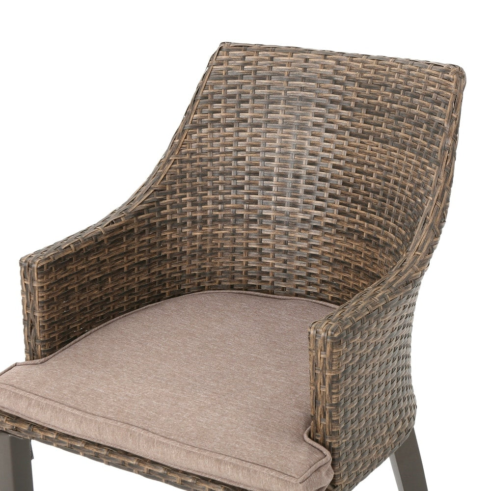 Set da pranzo rotondo in vimini e legno Ryan Outdoor da 5 pezzi con cuscini di Christopher Knight Home