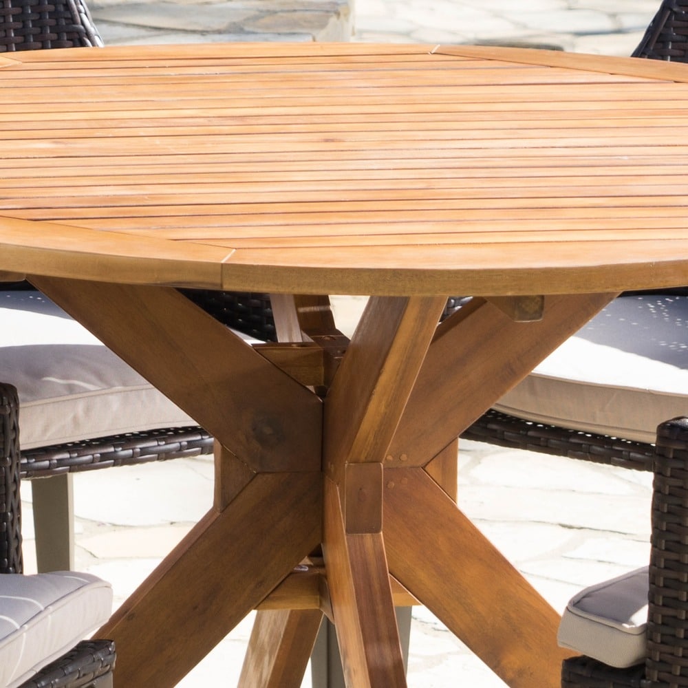 Set da pranzo rotondo in vimini e legno Ryan Outdoor da 5 pezzi con cuscini di Christopher Knight Home