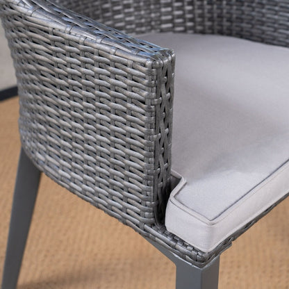 Set da pranzo rotondo in vimini e legno Ryan Outdoor da 5 pezzi con cuscini di Christopher Knight Home