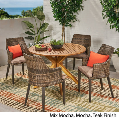 Set da pranzo rotondo in vimini e legno Ryan Outdoor da 5 pezzi con cuscini di Christopher Knight Home