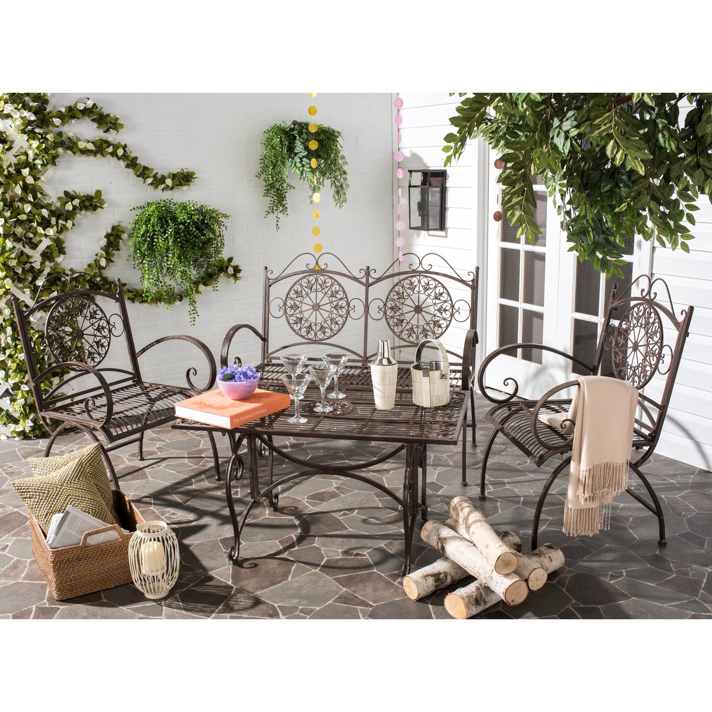 Set da patio SAFAVIEH Outdoor Nyasia in ferro battuto vittoriano, 4 pezzi - 45L x 39P x 22A