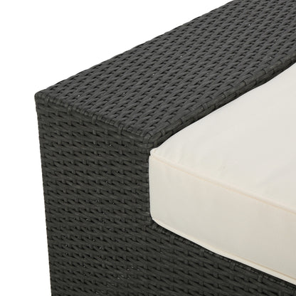 Set di divani in vimini Santa Cruz Outdoor da 8 pezzi con cuscini resistenti all'acqua di Christopher Knight Home