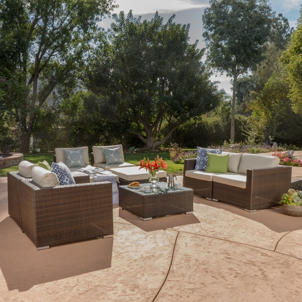 Divano componibile da esterno Santa Rosa in vimini da 9 pezzi con cuscini di Christopher Knight Home