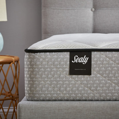 Materasso a molle insacchettate Sealy da 10 pollici in una scatola