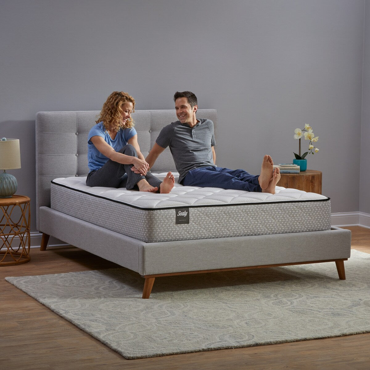 Materasso a molle insacchettate Sealy da 10 pollici in una scatola