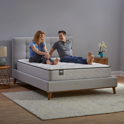 Materasso a molle insacchettate Sealy da 10 pollici in una scatola