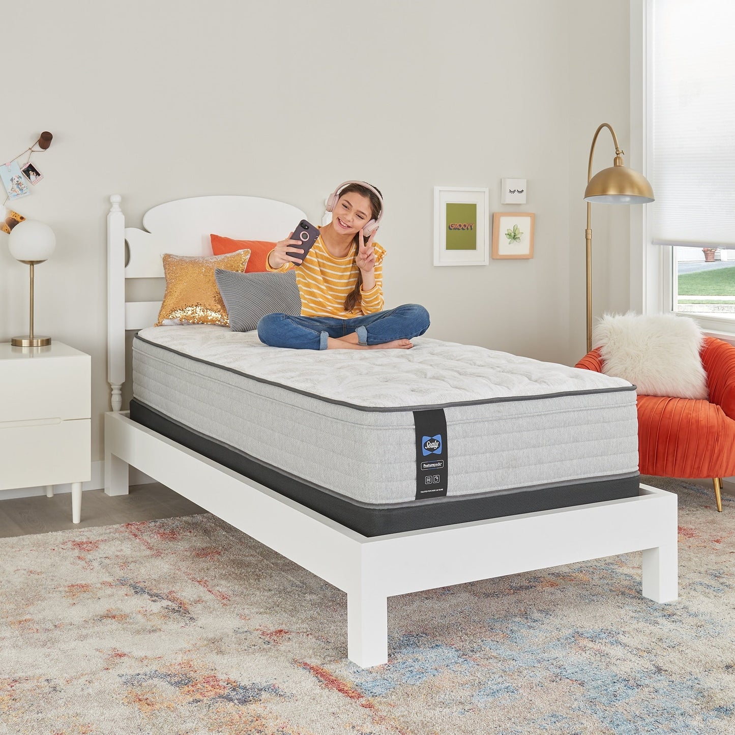 Set di materassi Sealy Posturepedic Spring Cranberry da 13 pollici, in similpelle, di medie dimensioni