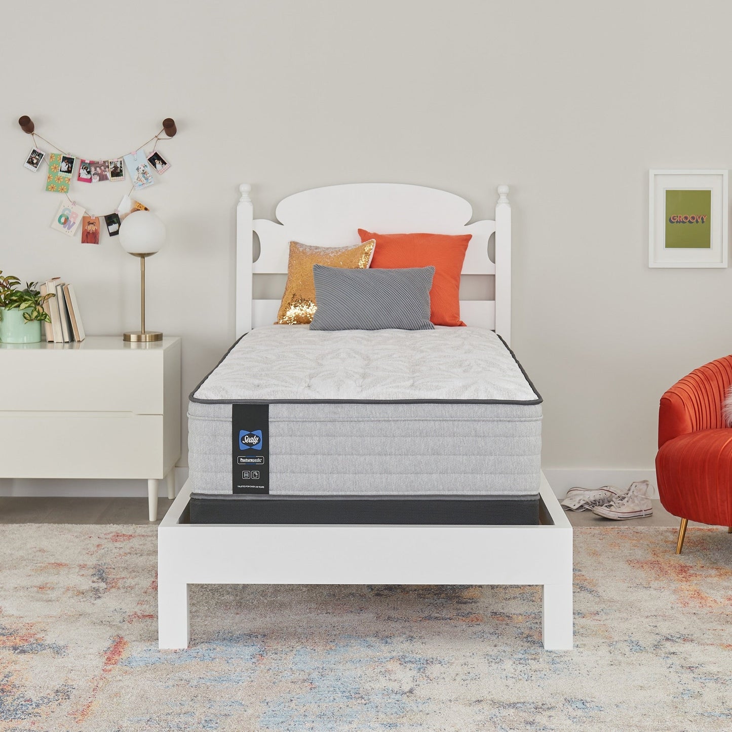 Set di materassi Sealy Posturepedic Spring Cranberry da 13 pollici, in similpelle, di medie dimensioni