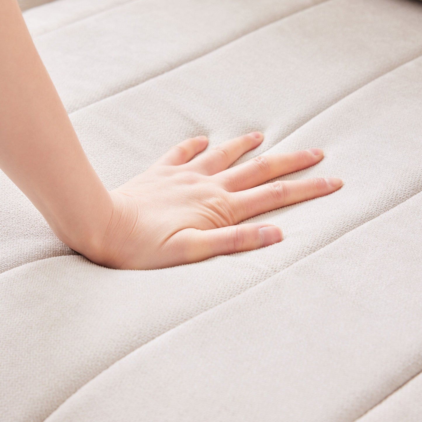 Divano componibile con strisce verticali, 2 cuscini, divano a 5 posti con pouf trasformabile, varie combinazioni, a forma di L