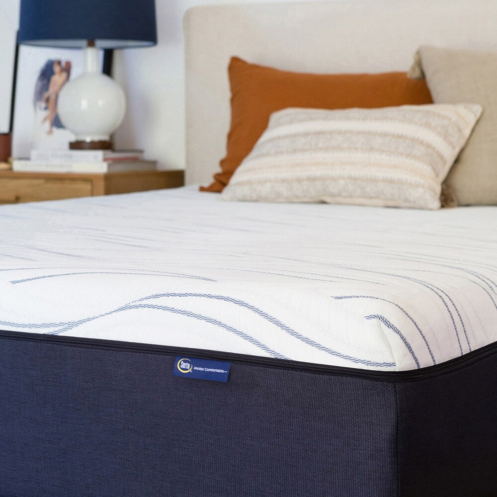 Materasso Serta Perfect Sleeper in memory foam gel da 14 pollici per letto matrimoniale in una scatola