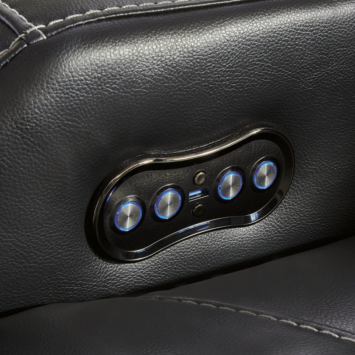 Divano reclinabile Signature Design by Ashley Caveman Den Midnight Power - 86 L x 42 P x 42 A