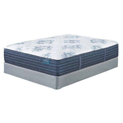 Materasso King Size bianco Signature Design by Ashley Mt. Dana Plush da 16 pollici