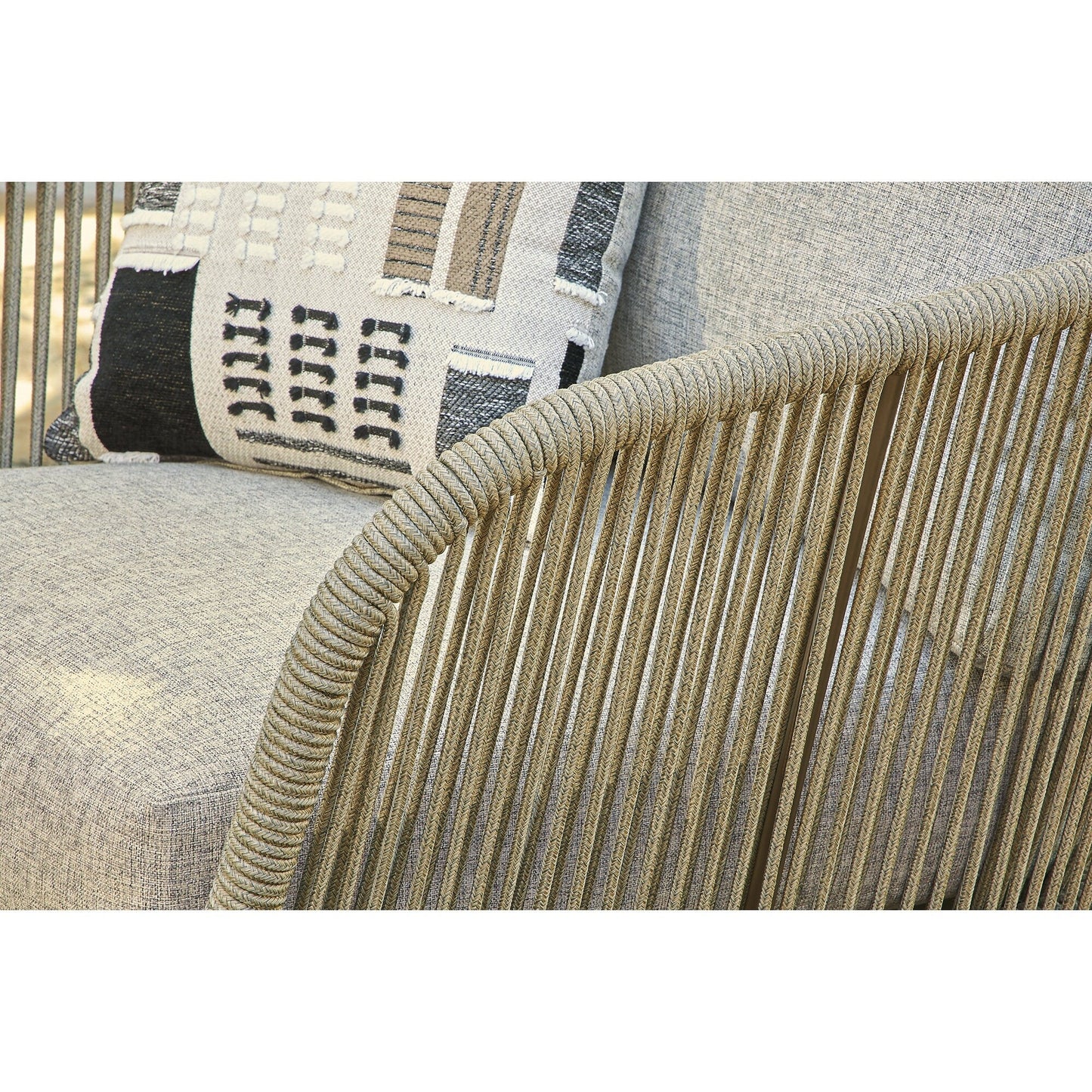 Pacchetto da esterno Signature Design by Ashley Swiss Valley Brown/Beige da 3 pezzi - 31,13 L x 34,13 P x 31,63 A