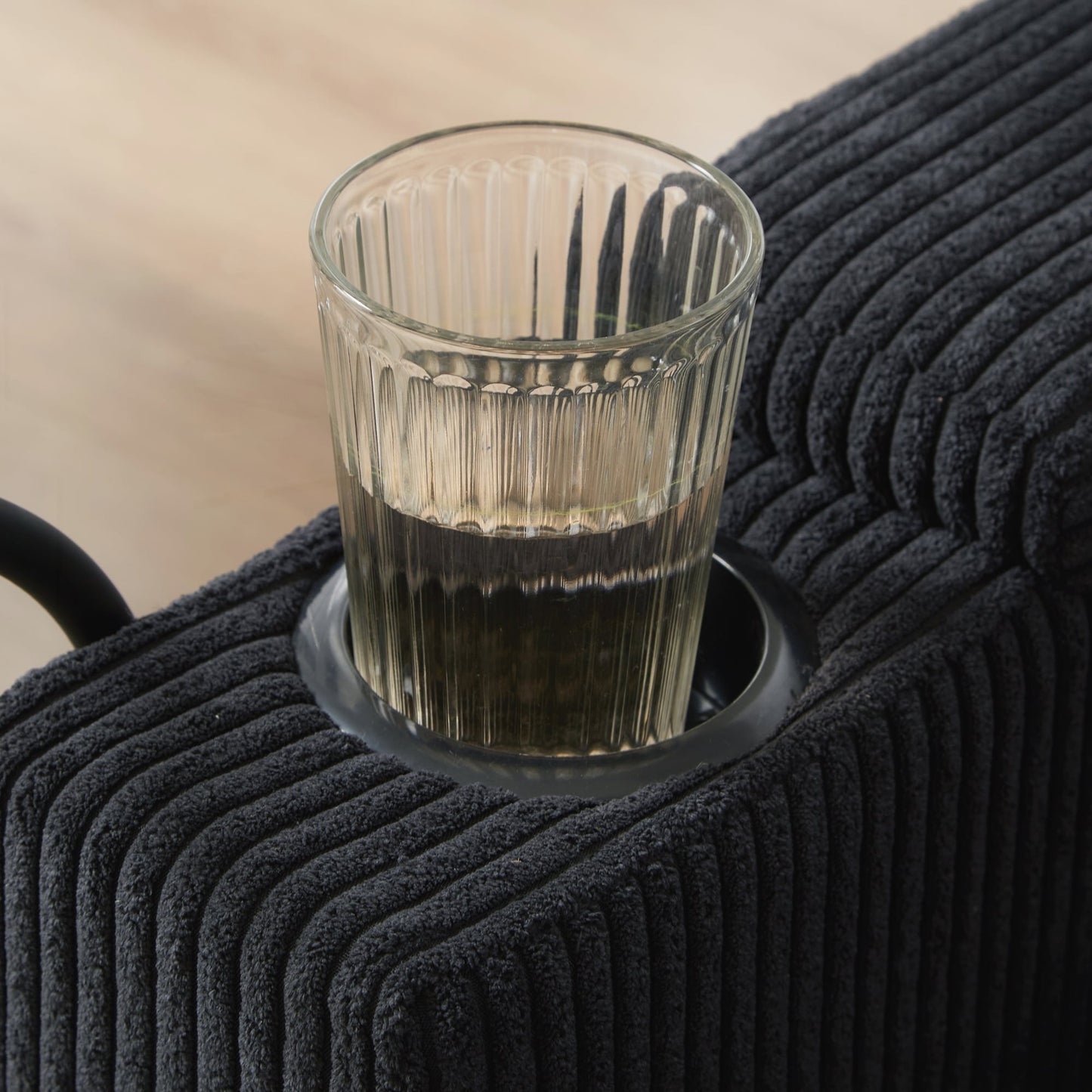 Divano letto in velluto a coste con porte USB