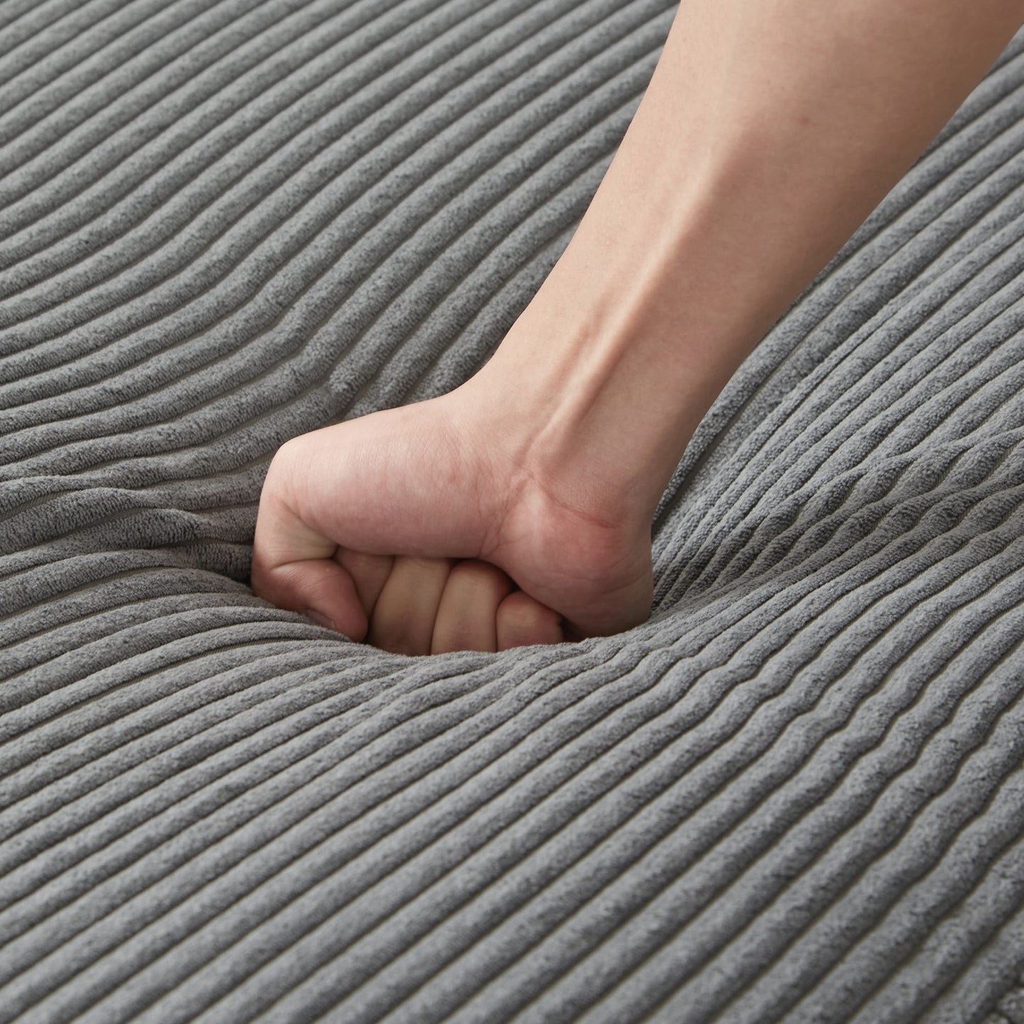 Divano letto in velluto a coste con porte USB