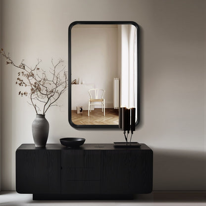 Specchio da parete rettangolare con angoli arrotondati e cornice in legno massello