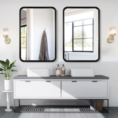 Specchio da parete rettangolare con angoli arrotondati e cornice in legno massello