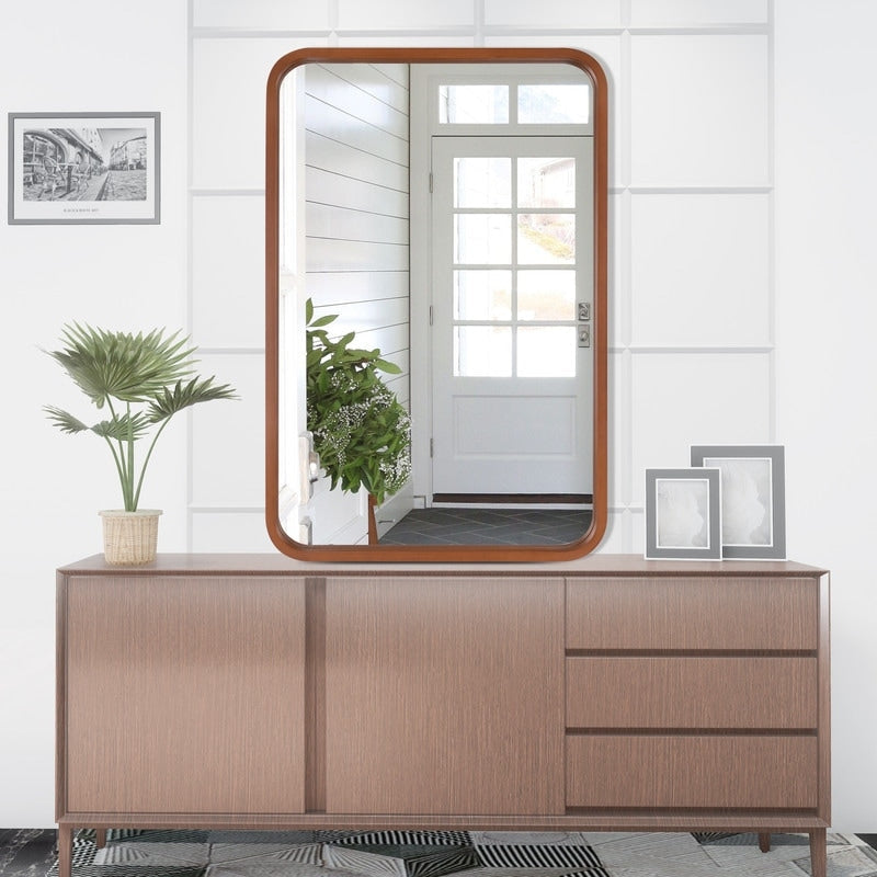 Specchio da parete rettangolare con angoli arrotondati e cornice in legno massello