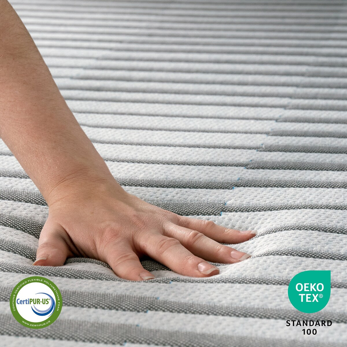 Materasso in memory foam a triplo strato Bodipedic da 10 pollici in una scatola