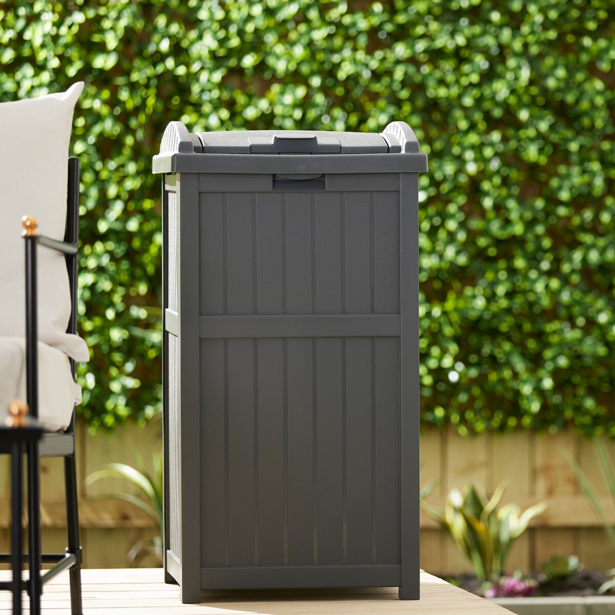 Suncast 30 Gallon Hideaway Trash, bidoni per rifiuti per esterni e cyberspazio